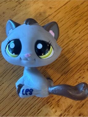 Littlest Pet Shop #2215 Tabby Cat Hasbro 2006